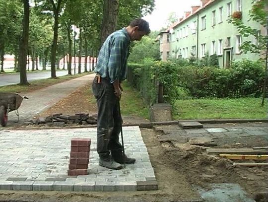 układanie polbruku przy ul. Mickiewicza