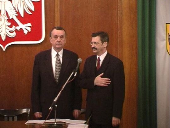 Burmistrz Marian Tomasz Goliński składa ślubowanie