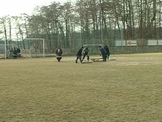 gorączkowe przygotowania na głównej płycie OSiR