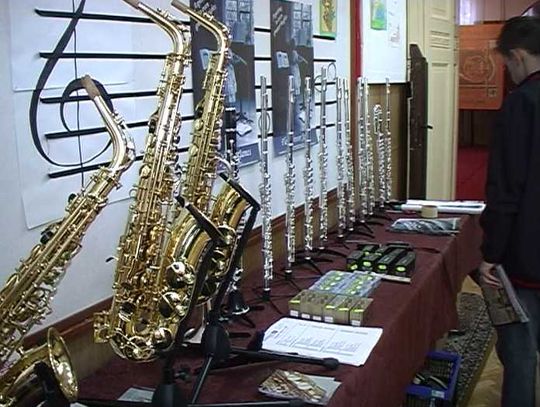 Wystwa i sprzedaz instrumentów