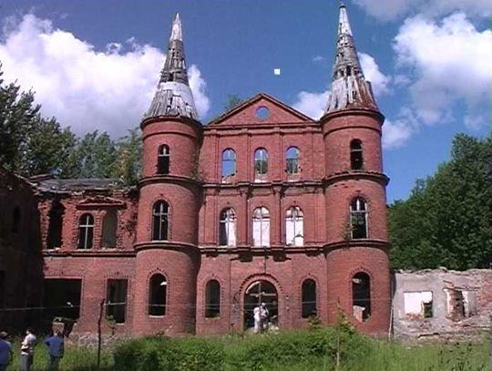 Znika pałac