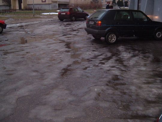 Ślizgawki na parkingach