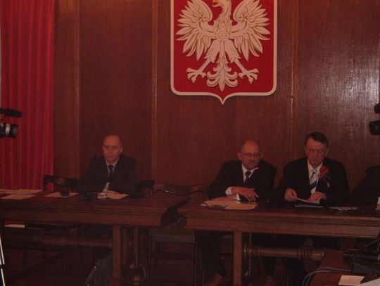 W poniedziałek sesja