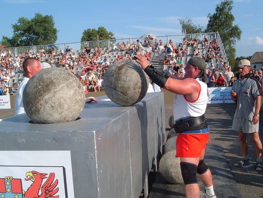 Strongmani w Bornem
