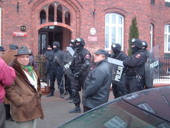 Bójka przed sądem