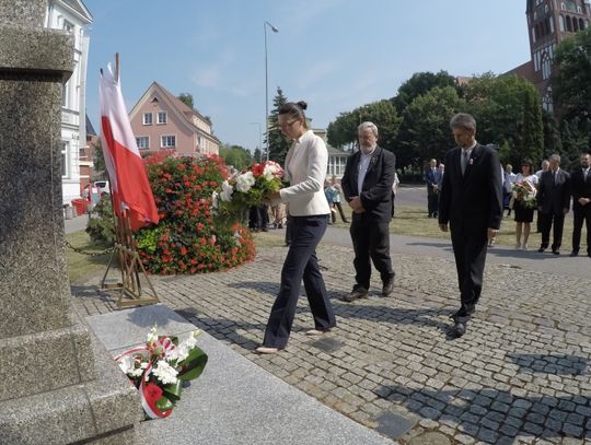 W hołdzie bohaterom
